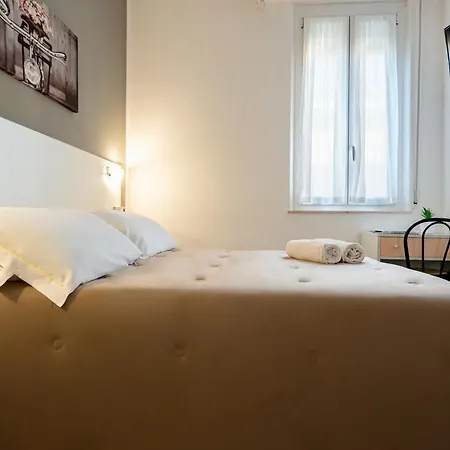 Amadei Blumen 3* Πέζαρο