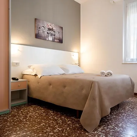 Amadei Blumen 3* Πέζαρο