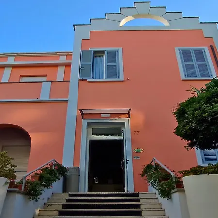 Amadei Blumen Hotel 3*