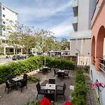 Hotel Amadei Blumen