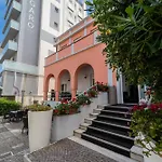 Hotel Amadei Blumen Pesaro