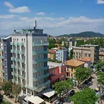 Amadei Blumen Hotel 3*