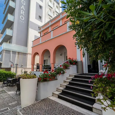 Hotel Amadei Blumen Pesaro