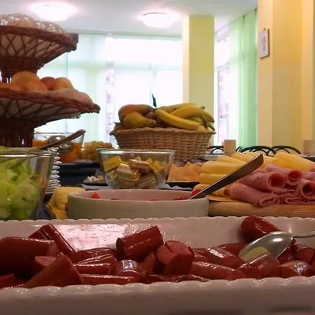 Amadei Blumen 페자로