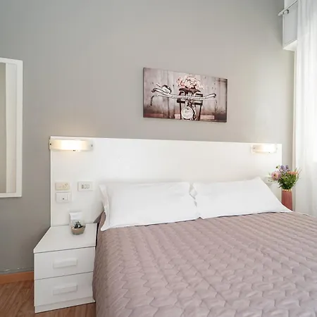 Hotel Amadei Blumen Pesaro