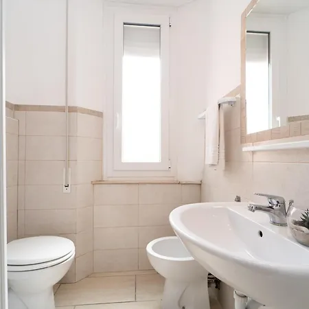 Amadei Blumen 3* 페자로