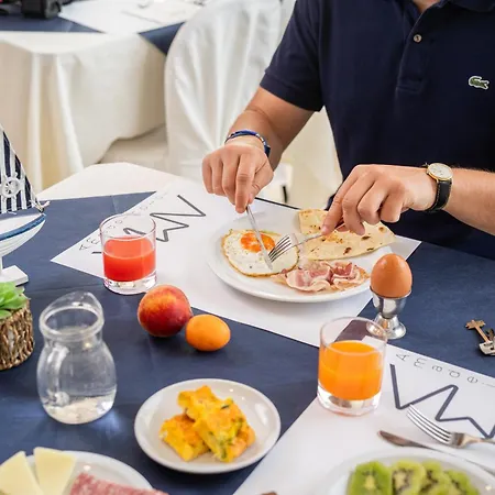 Hotel Amadei Blumen 3*