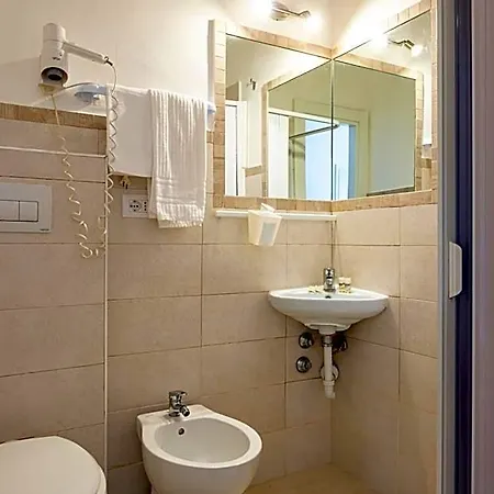Hotel Amadei Blumen Pesaro