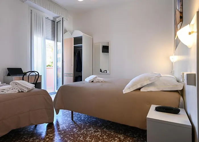 Hotel Amadei Blumen Pesaro