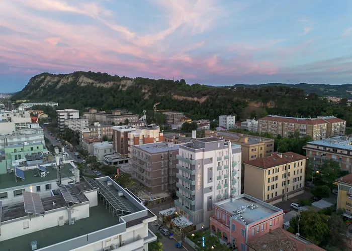 Amadei Blumen 酒店 佩萨罗